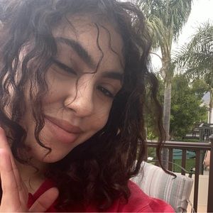 Meet your Posher, Kiana